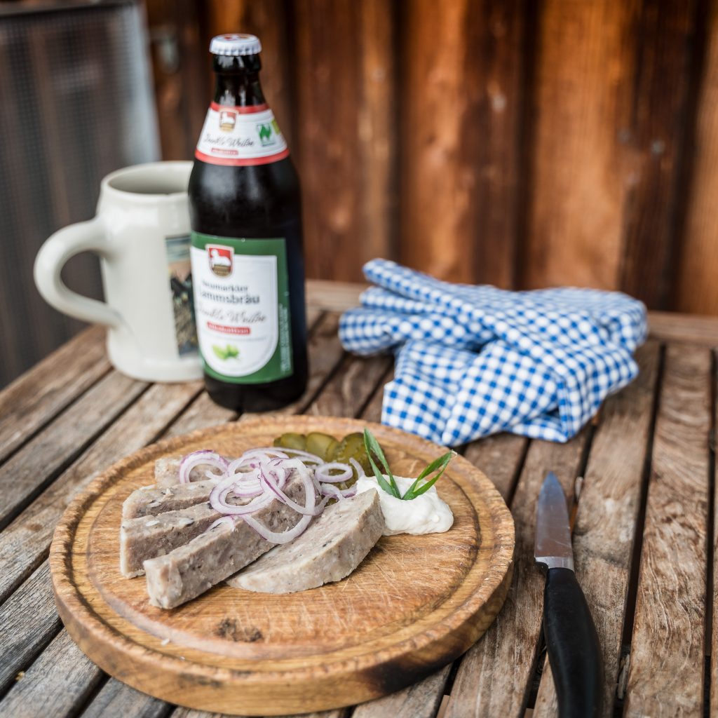 In Niederbayern gehört der weiße Pressack zur Brotzeit dazu.